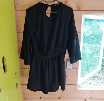 Magnifique combinaison short Zara neuve avec étiquette idéal fête de fin d'année