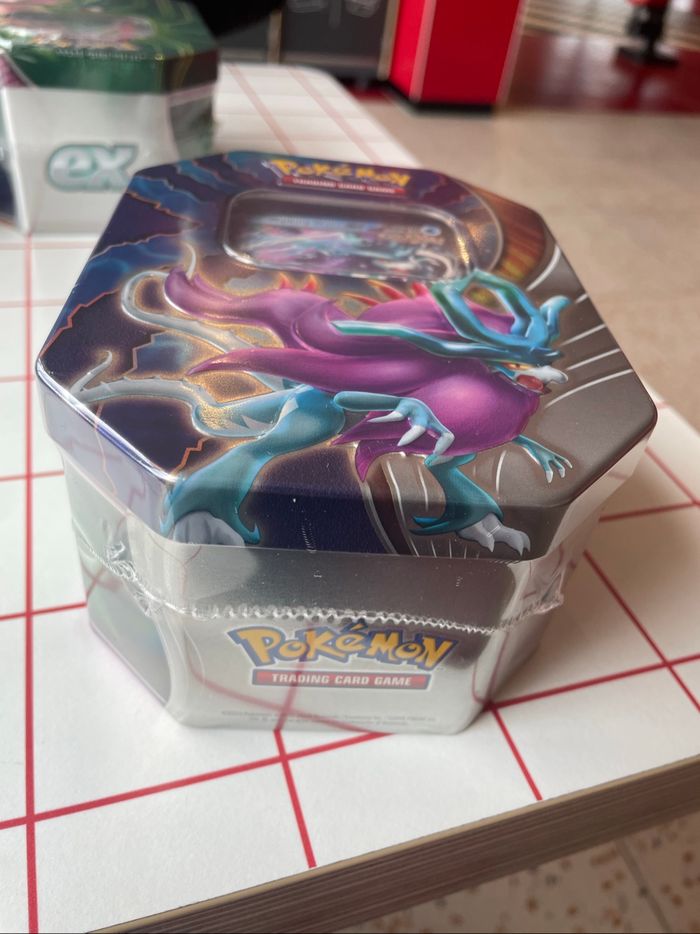 Pokemon paradox clash tin walking wake ex en anglais - photo numéro 2