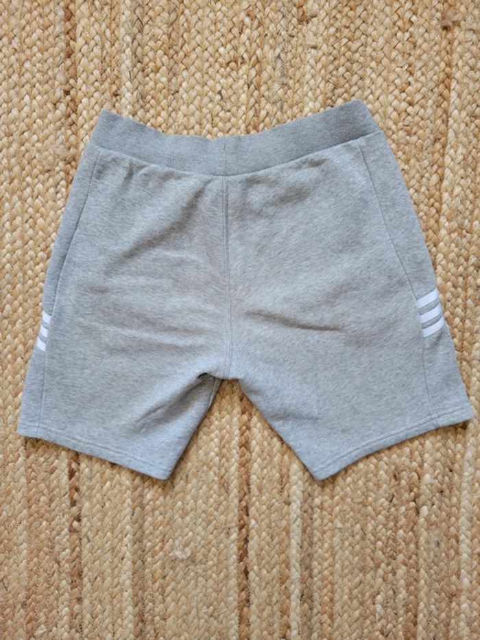 Short coton Adidas Original - 9/10 ans - photo numéro 3