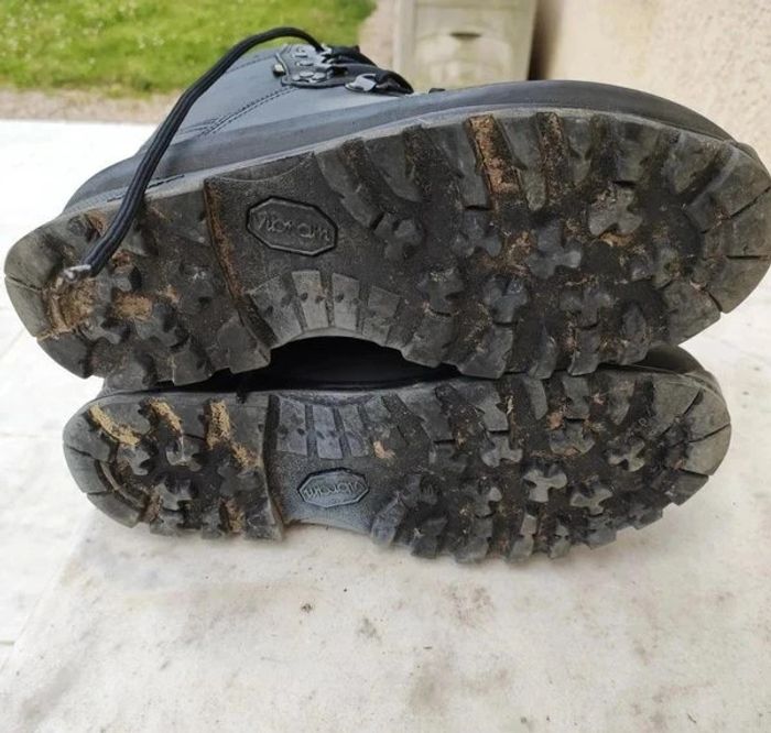 Chaussures de randonnée - Moutain boots GTX Lowa - taille 44 - photo numéro 5