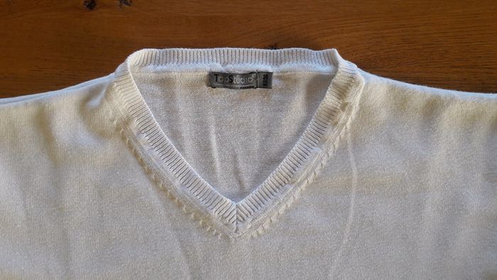 Parfait état : pull blanc 100%coton, col en V, taille M - photo numéro 4