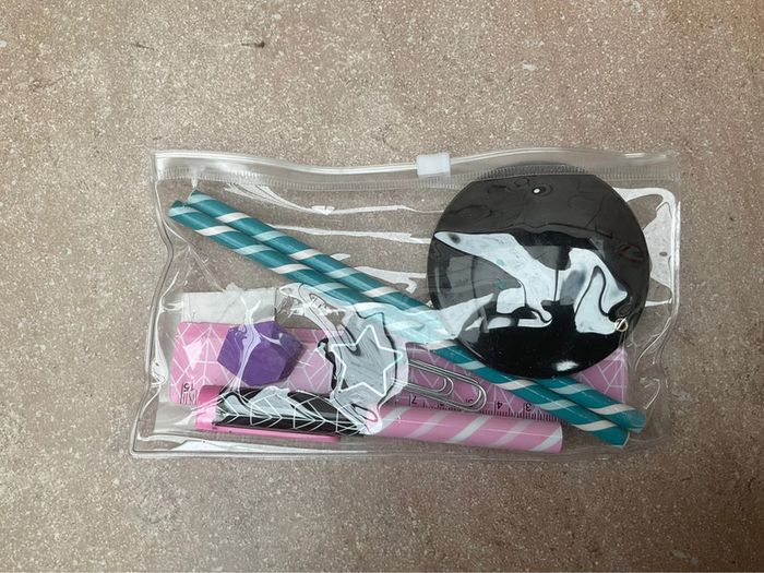 Pochette scolaire diamants 💎 8 pièces