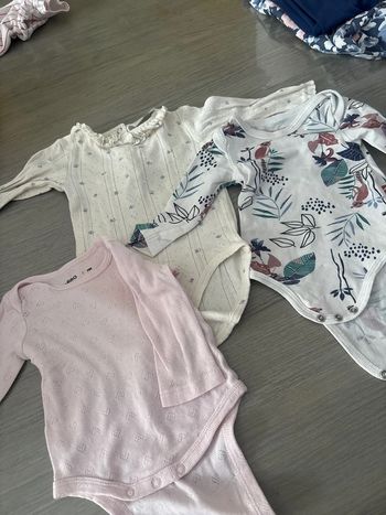 Lot bodies 3 mois