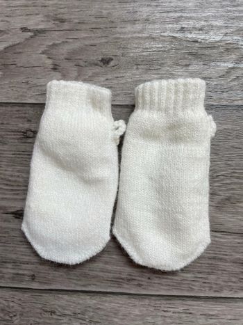 Gant neufs sans étiquettes 18 mois