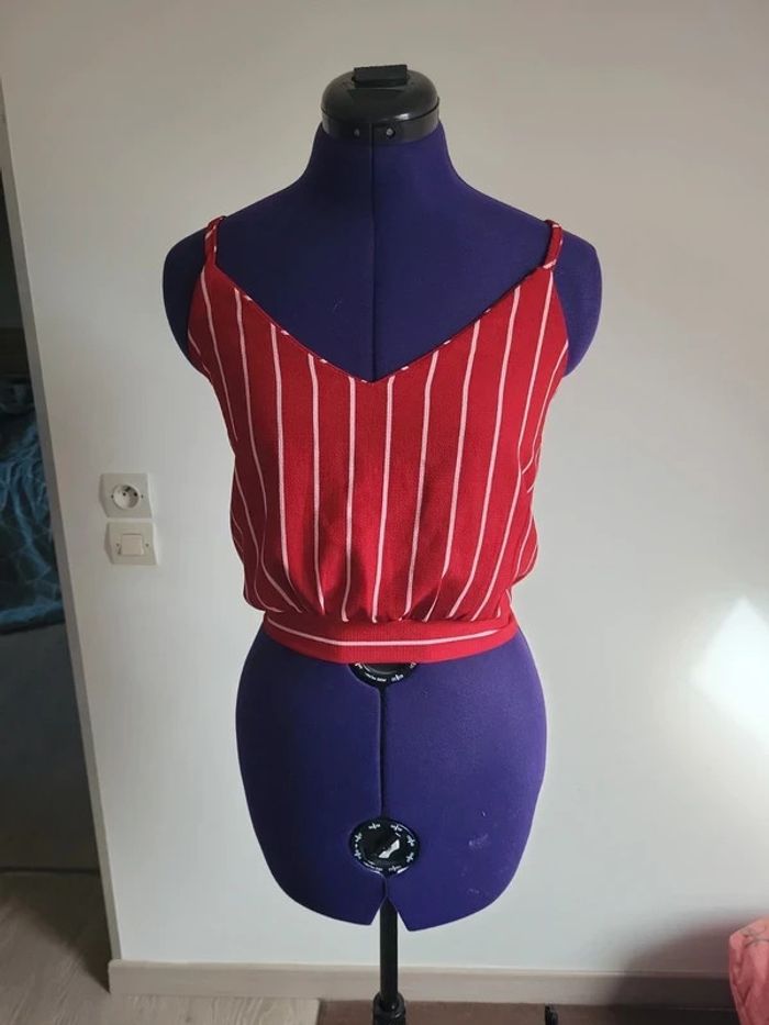 Crop top fin