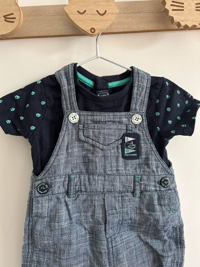 Ensemble t shirt et salopette - photo numéro 2