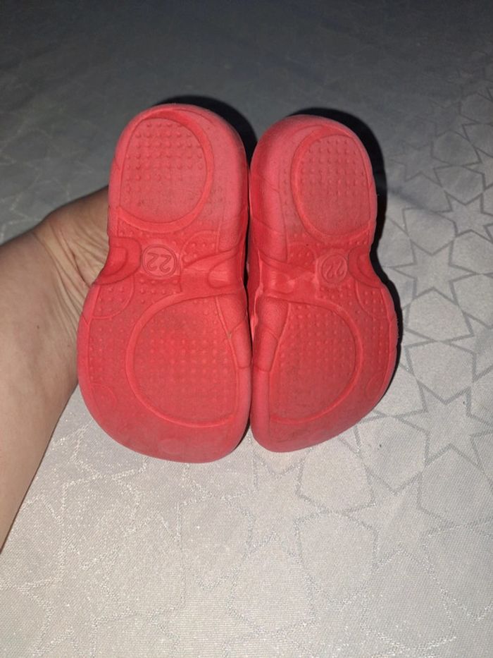 Chaussures crocs plastiques rouge et coccinelle 22 - photo numéro 2