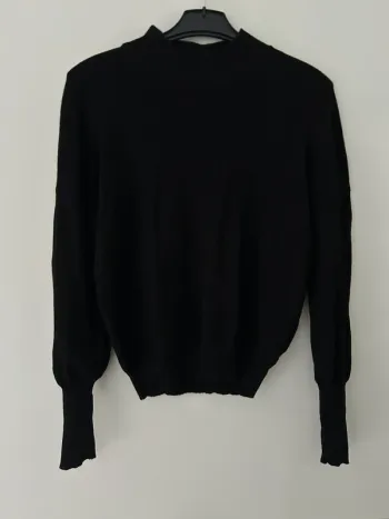 Pull noir