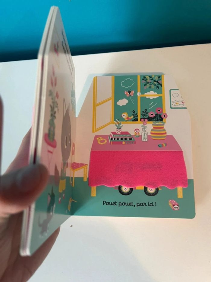 Livre cache cache bébé loup avec volets en feutrines - photo numéro 3