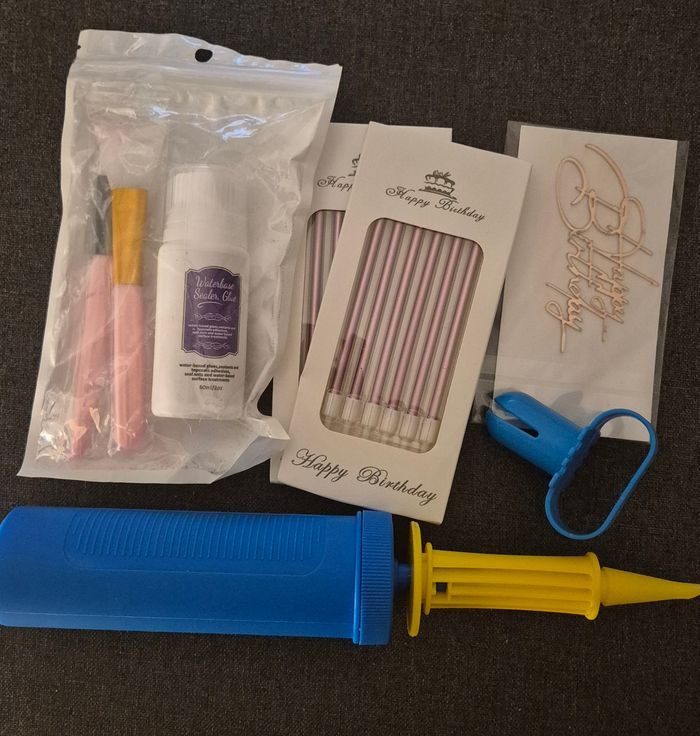 Lot divers accessoires Anniversaire - photo numéro 2