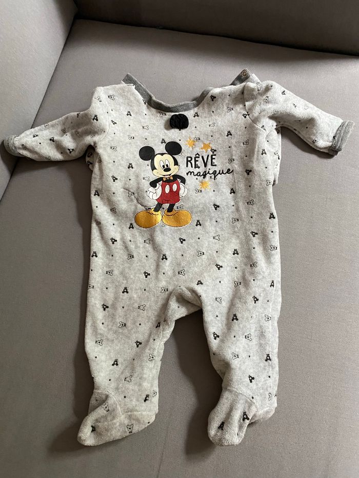 Vêtement 1 et 3 mois - photo numéro 2