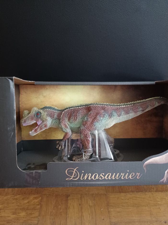 Dinosaure neuf