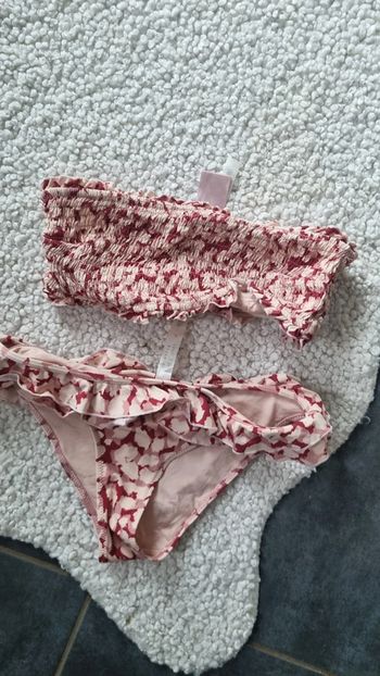 Maillot de bain 2 pieces xs 34 36 beige rouge  sympa avec le haut bandeau 🥰