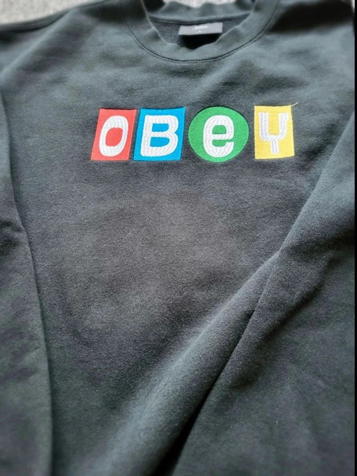 Sweat Obey Noir - Logo Coloré Brodé - Taille S - Streetwear Unisexe - photo numéro 3