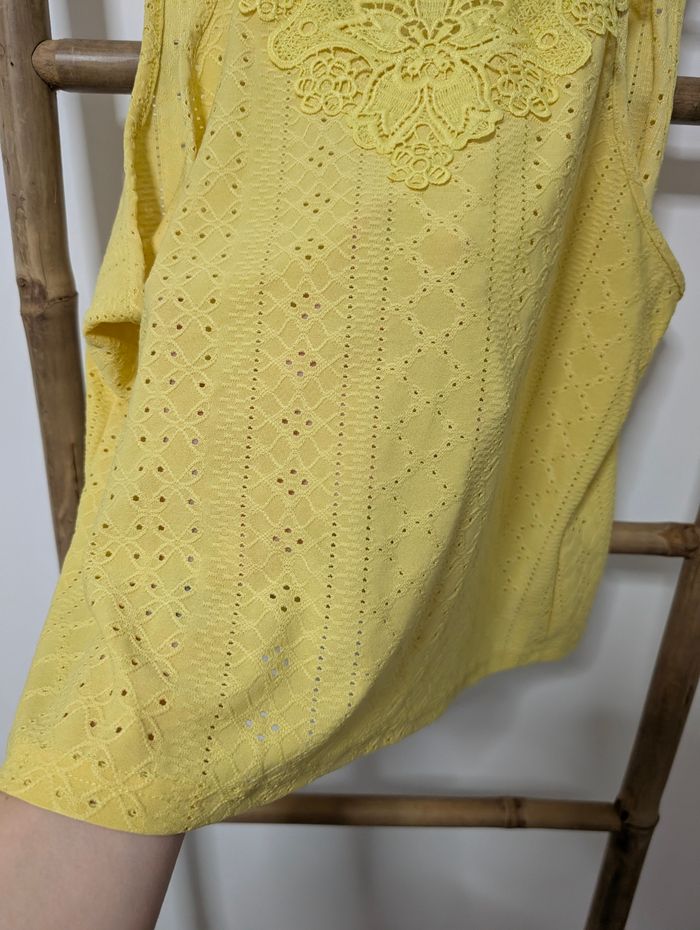 🌸 Femme 🌸 Haut jaune brodé – Taille XXL – Neuf (juste lavé) - photo numéro 2