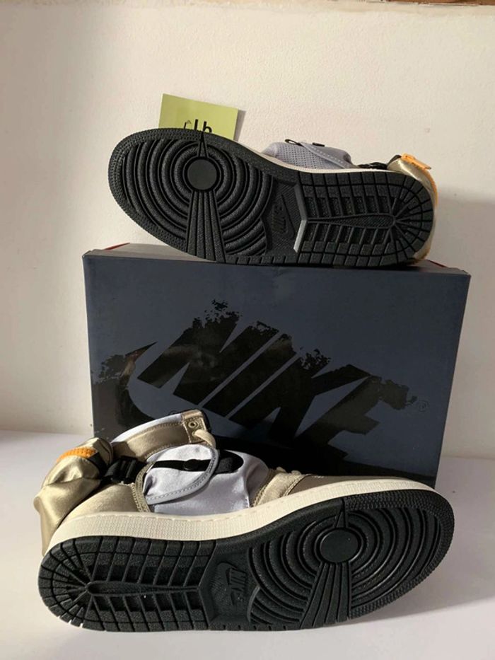 Jordan 1 Rétro High Og Utility Neutral 42,5 - photo numéro 4
