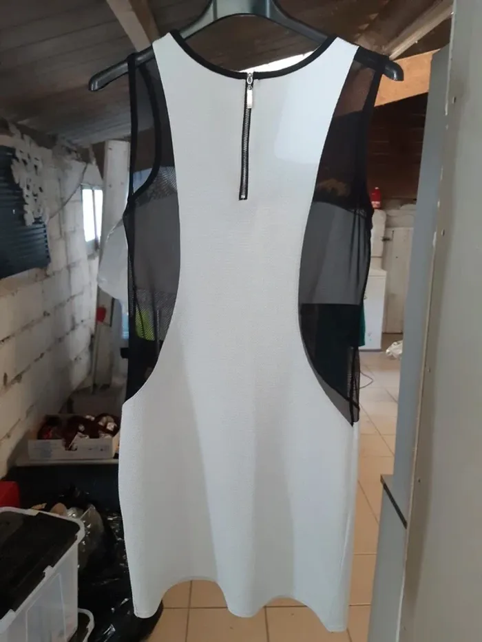Robe cintrée - photo numéro 2
