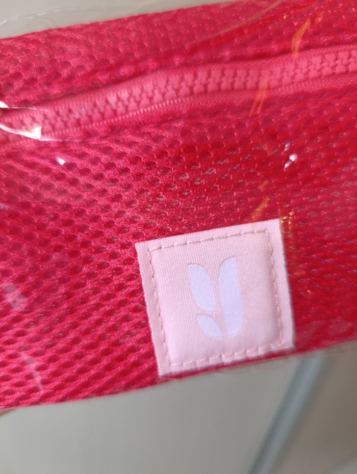 Trousse à maquillage Younique - photo numéro 2