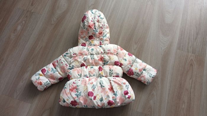 Doudoune chaude fleurie fille neuve 3-6 mois - photo numéro 3