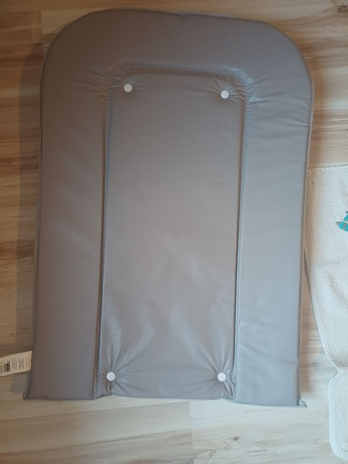 Matelas à langer + 3 protections - photo numéro 2