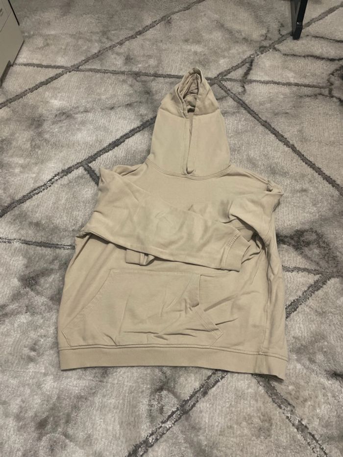 Sweet à capuche beige Kiabi