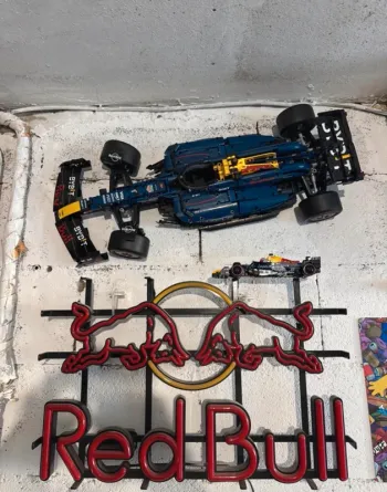 Support mural redbull f1 lego