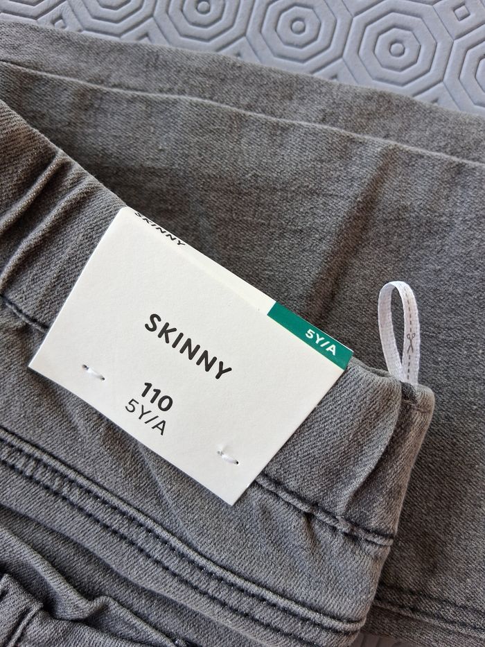 Jean skinny 5 ans c&a neuf - photo numéro 4