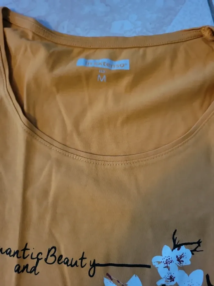 Joli Tee-shirt taille M - photo numéro 2