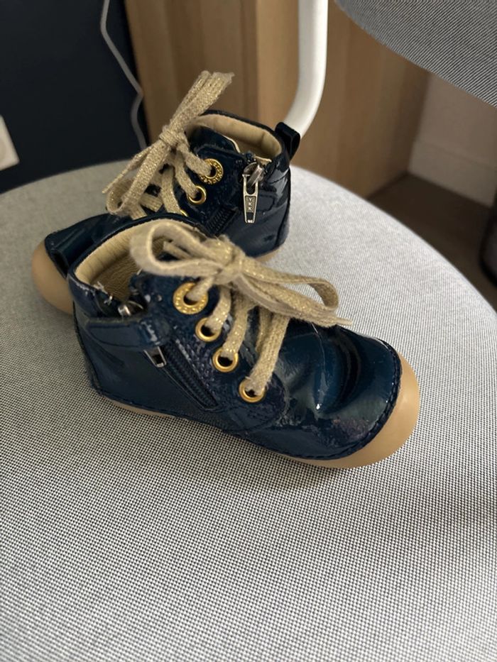 Chaussure taille 19 - photo numéro 2