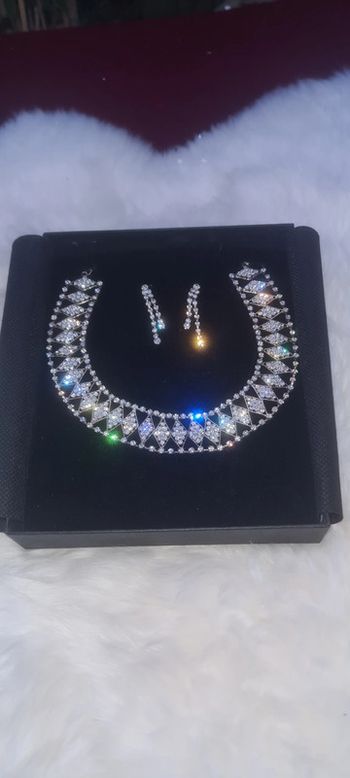 Parure de bijoux de fêtes Mariage Noël ou autres