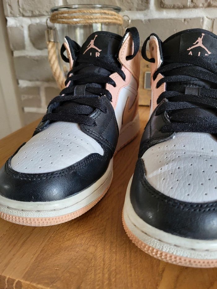 Baskets Nike Jordan 1 Mid Black Toe orange arctique - banc noir et rose, excellent état - photo numéro 13