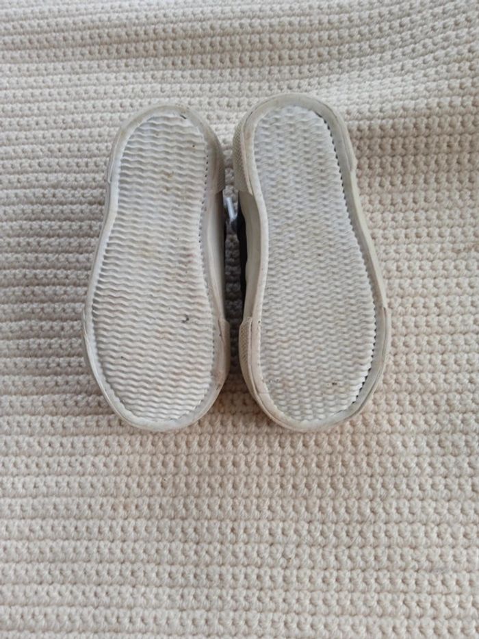 Chaussures bébé pointure 18 - photo numéro 3