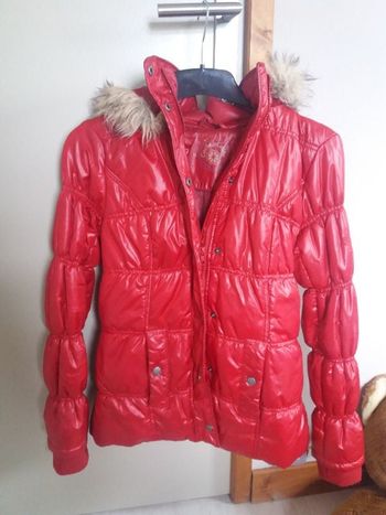 Doudoune rouge à capuche