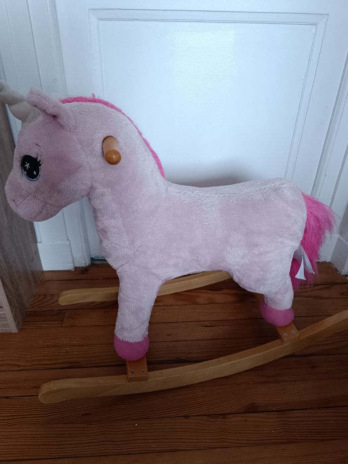 Licorne à bascule rose