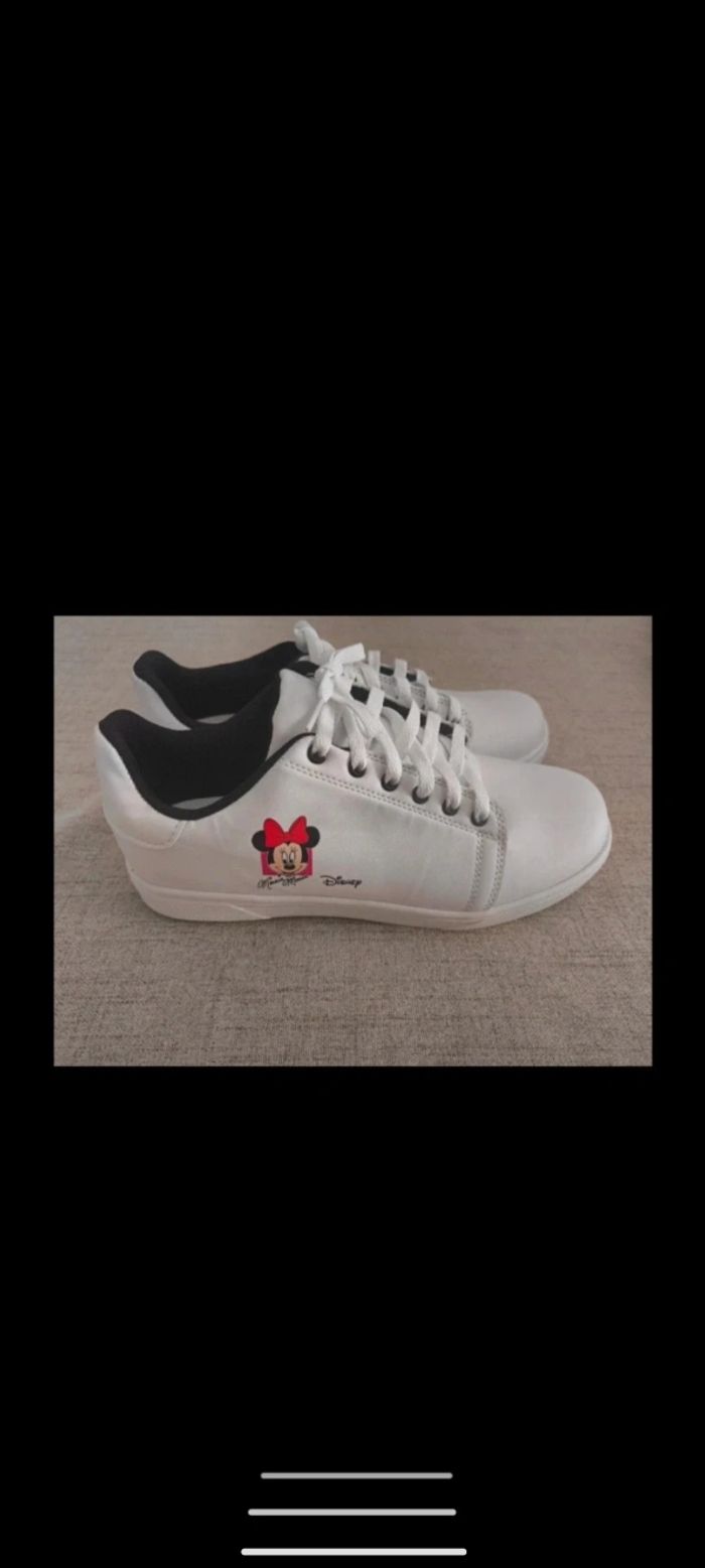 Basket minnie femme pointure 42 ( neuf) - photo numéro 2