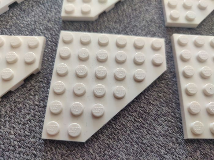 Lot 14 pièces blanches 6x6 bisottées - en parfait état - vrai Lego - photo numéro 3