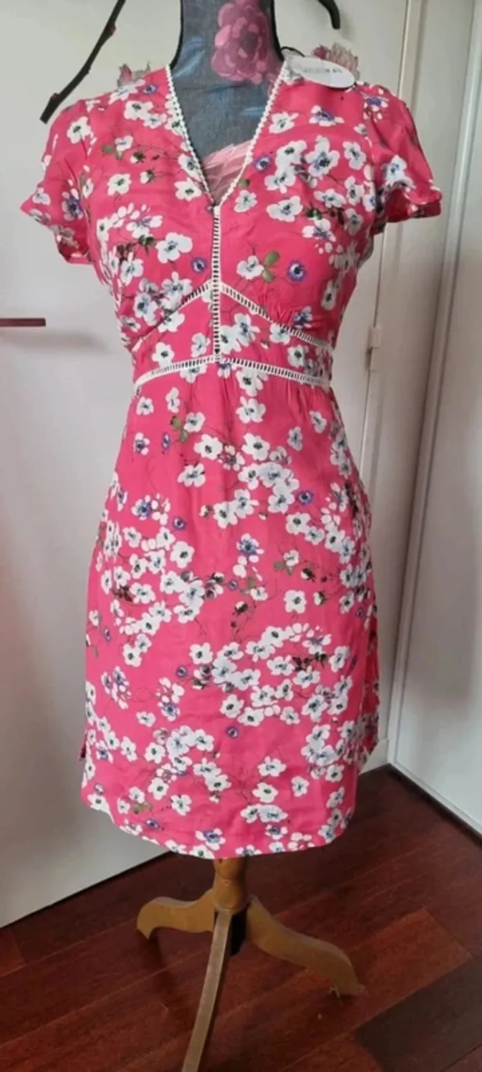 Robe fleurie Kookai Neuve - photo numéro 2