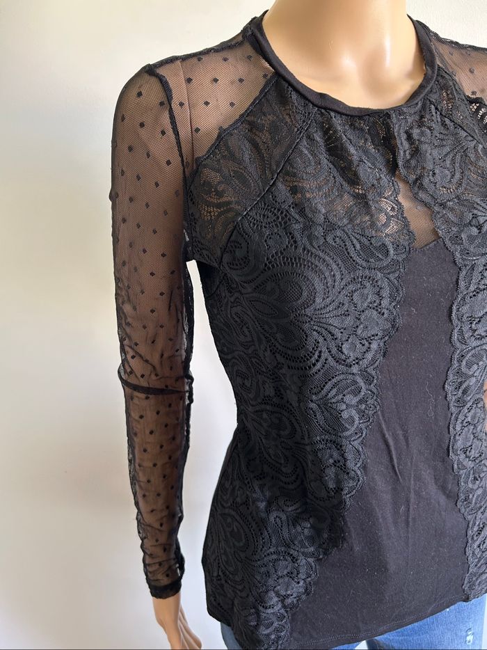 Haut noir avec dentelle et plumetis Morgan taille M TBE - photo numéro 4