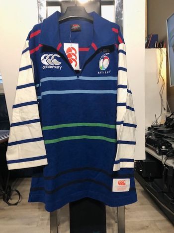 Polo rugby neuf avec étiquette 14 ans