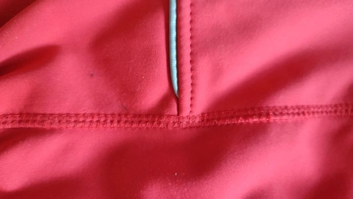 Veste Softshell Rouge – Taille 6 Ans – Capuche Amovible – TBE - photo numéro 4