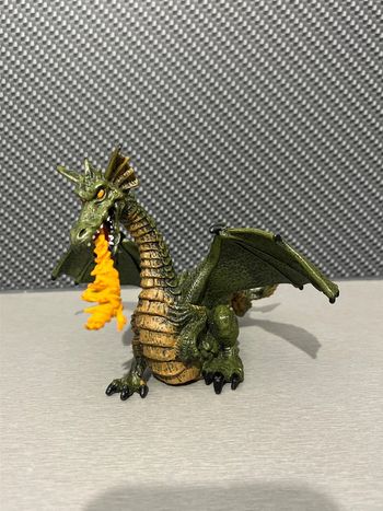 Dragon ailé