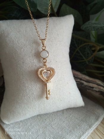 Collier clé du coeur et pierre de lune