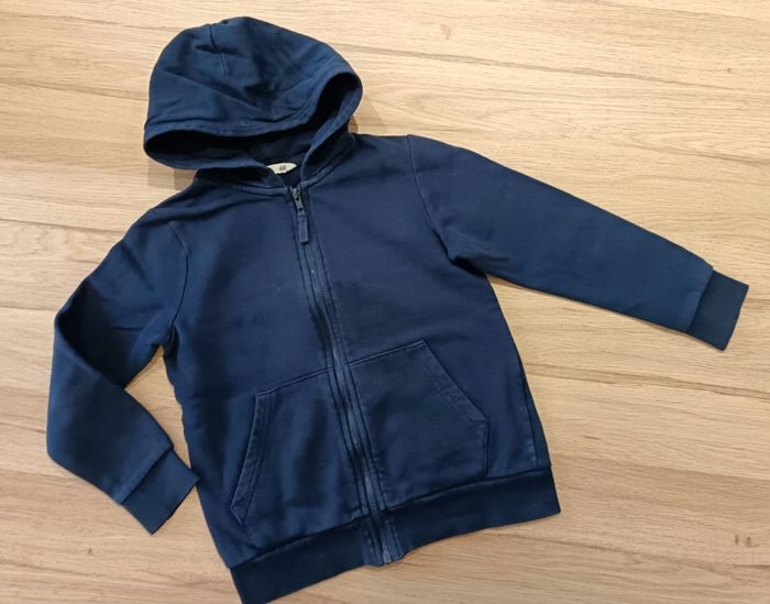 Gilet zippée a capuche - photo numéro 1