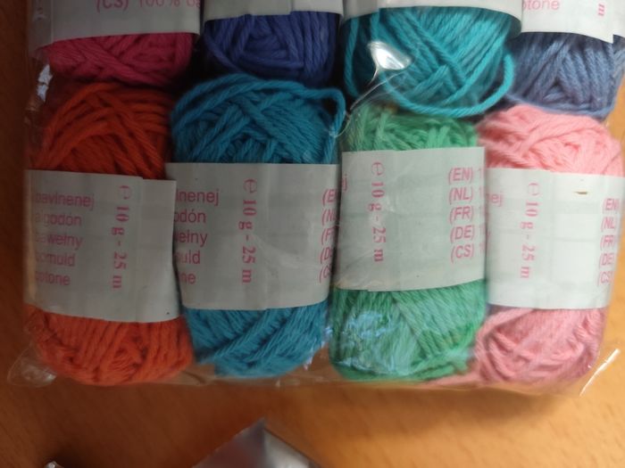 Lot 4  paquets de petites pelotes coton - photo numéro 3