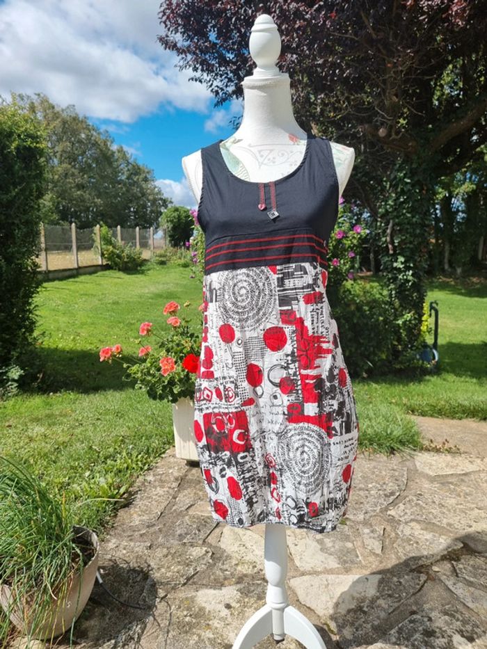 Cache cache robe noire rouge * taille 42 * - photo numéro 7