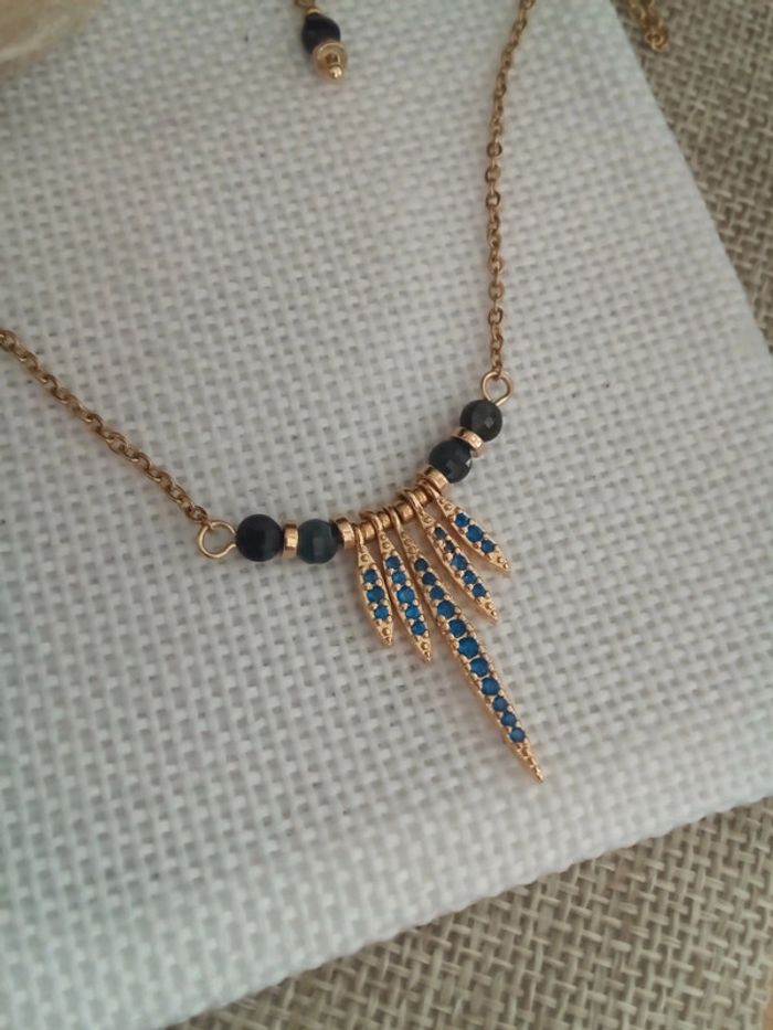 Collier en pierres d'apatite - photo numéro 2