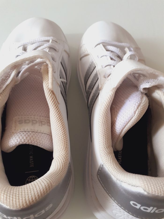 Basket Adidas taille 33 - photo numéro 5