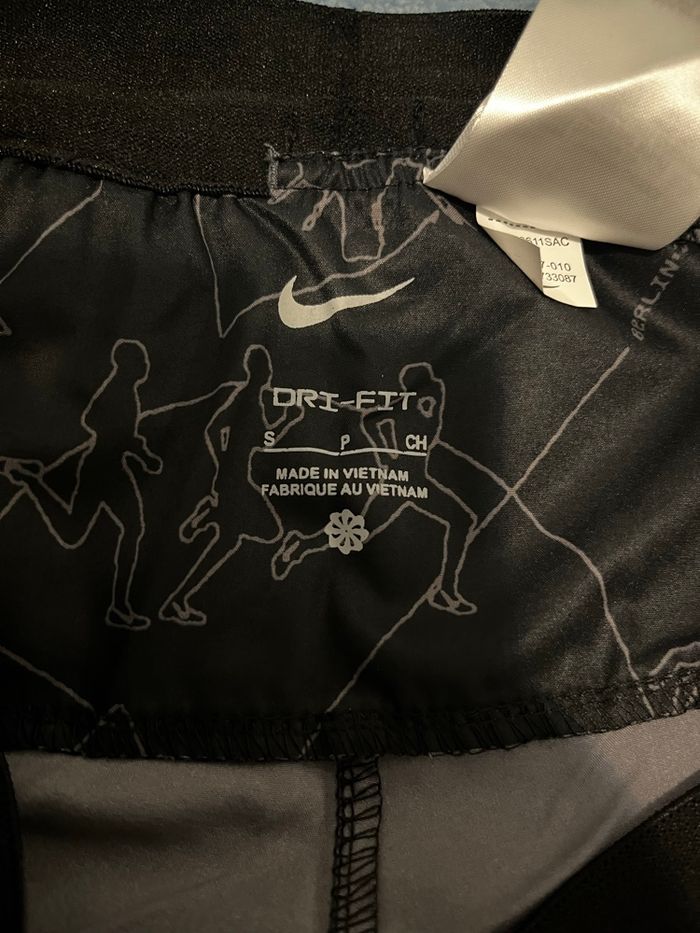 Pull Nike running Berlin - photo numéro 3