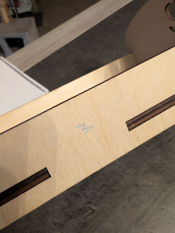 Lit en bois corolle et bébé en plastique - photo numéro 5