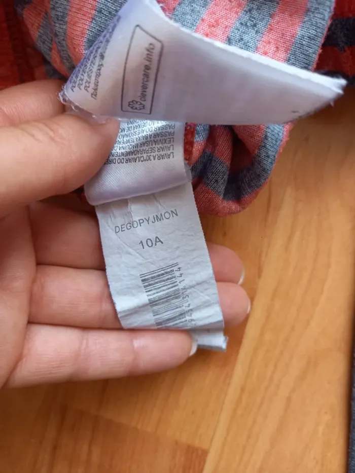 Pyjama du pareil au même 10 ans - photo numéro 5